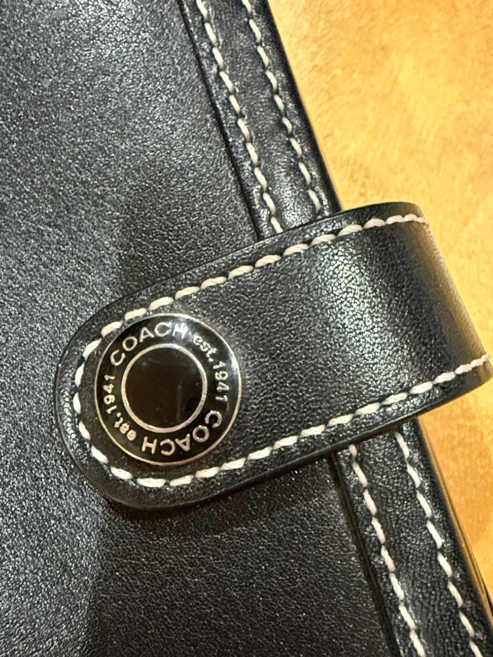 NWT Coach Black Leather Address Book White Contrast Stitching, Pen & Card slots - Picture 5 of 6